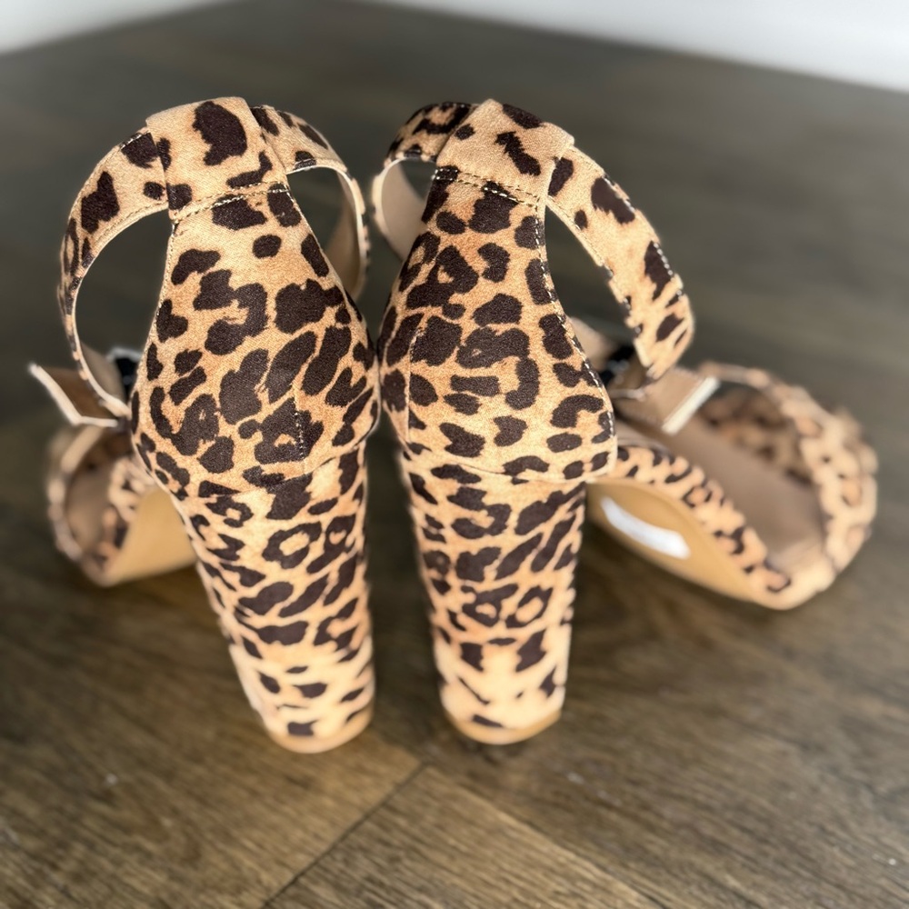 Torrid Cheetah Print Chunky Heels Size 12W - Picture 3 of 6